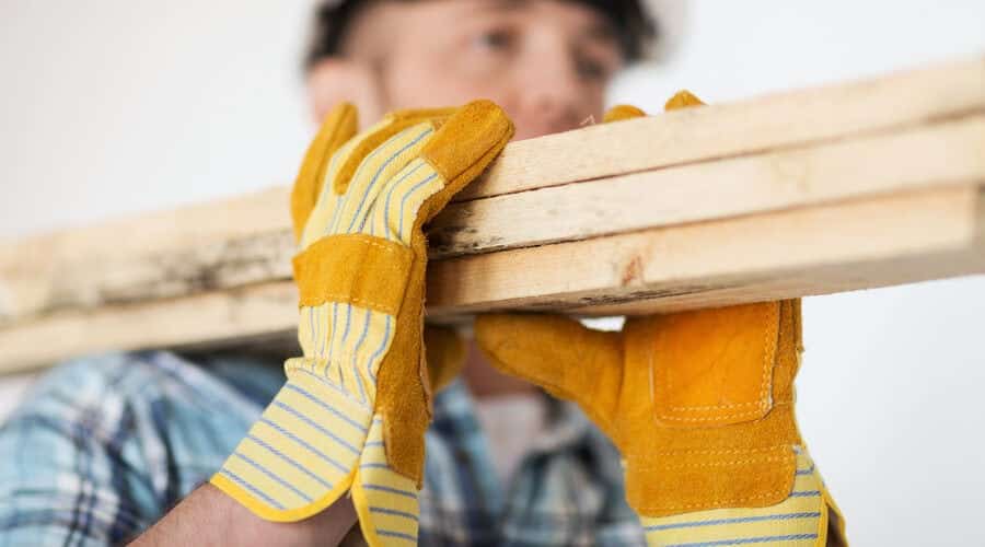 Why a manual handling procedure is so important to safeguard workers